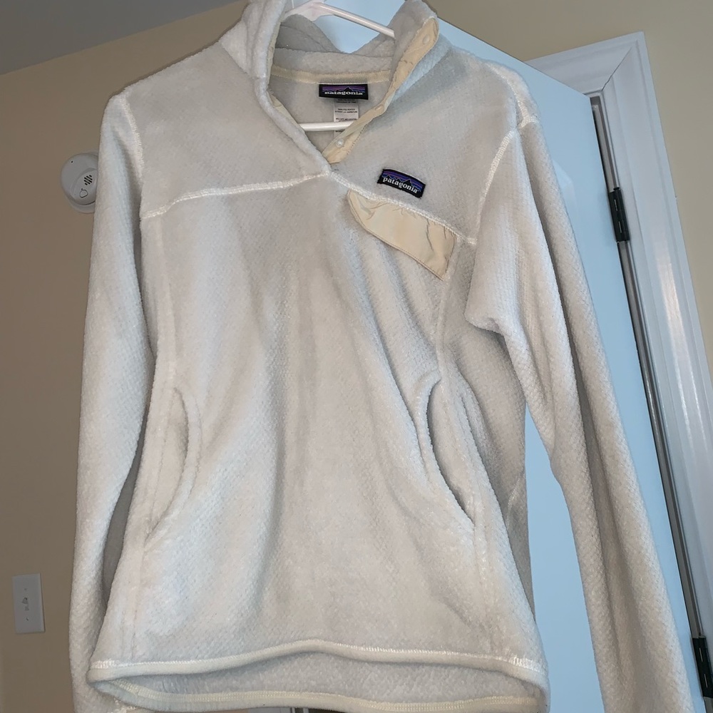 Cream Patagonia pullover